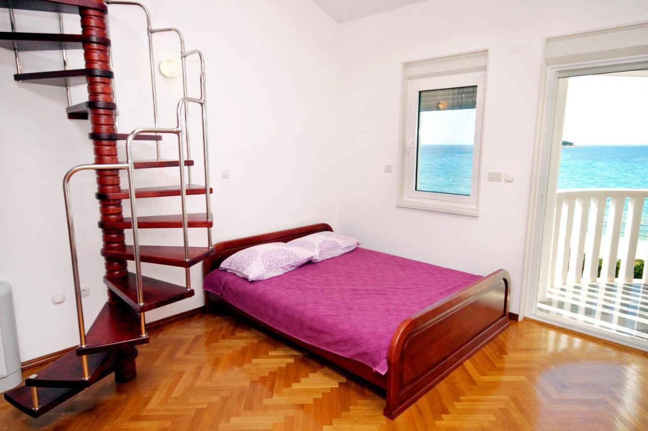 Family Friendly Apartments With A Swimming Pool Rogoznica - 7557 Exterior foto